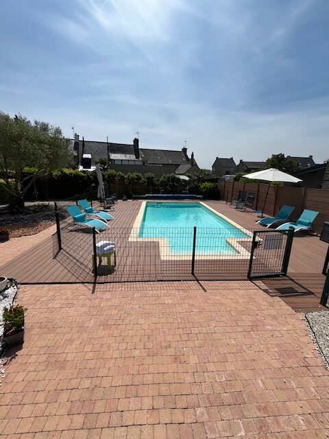 Piscine et terrasse